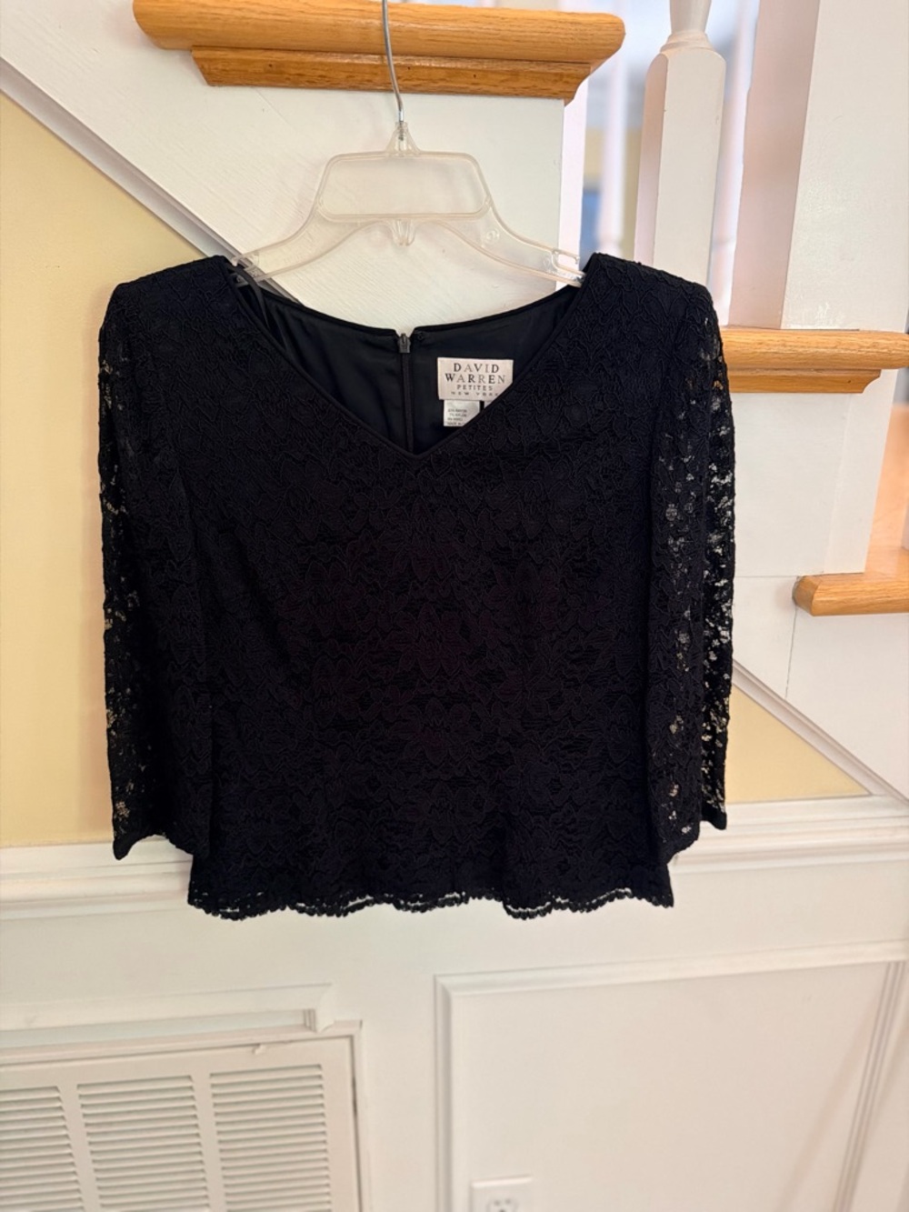 Ladies Size 6 David Warren Black Lace V-Neck Three-Quarter Sleeve Top SEXY GUC